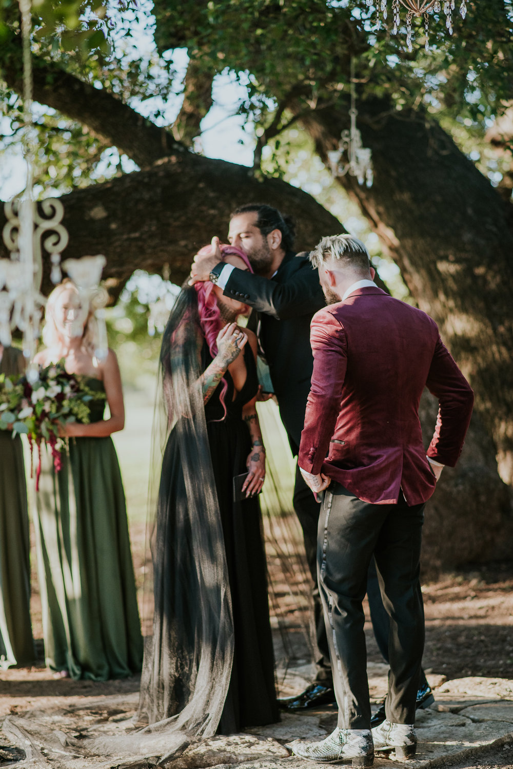 Texas Wedding Photographer | Five Oaks Farm, TX | Miss Lyss Photography | www.misslyssphotography.com