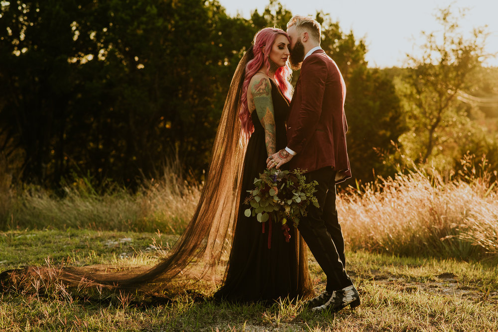 Texas Wedding Photographer | Five Oaks Farm, TX | Miss Lyss Photography | www.misslyssphotography.com