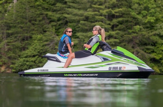 do wave runners run big or small