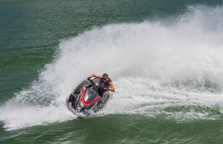 YAMAHA EX DELUXE| seats 1-3 people. It has a 3 cylinder, 4 Stroke TR-1 Yamaha engine. The Deluxe is equipped with R(DE which offers reverse on the left handle making stopping and reverse safe & easy. It also has a re-boarding step making water boarding a breeze for all ages. It weighs 584 lbs and is 10'3" in length. Yamaha continues to give the nicest ride with the best performance on the market.