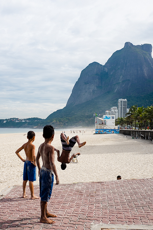 thehundreds-shayna-batya-rio-de-janeiro-03.jpg