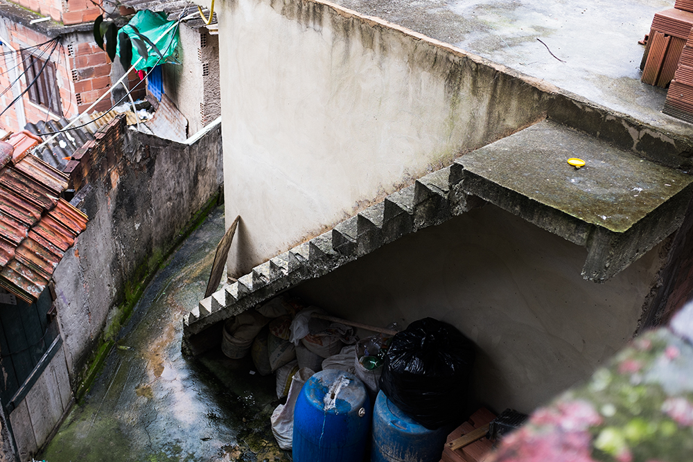 thehundreds-shayna-batya-rio-de-janeiro-favela-02-1.jpg