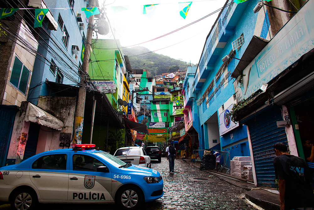 thehundreds-shayna-batya-rio-de-janeiro-favela-017.jpg