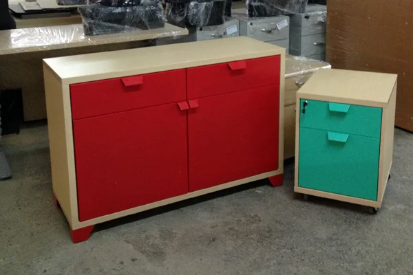 Production at Ofimodul
Production of the Línea01 collection for Ofimodul is well on its way. We are about to shoot the complete catalog so expect more pictures (and better) pictures soon! Meanwhile, here’s a snapshot of what we saw today at th…