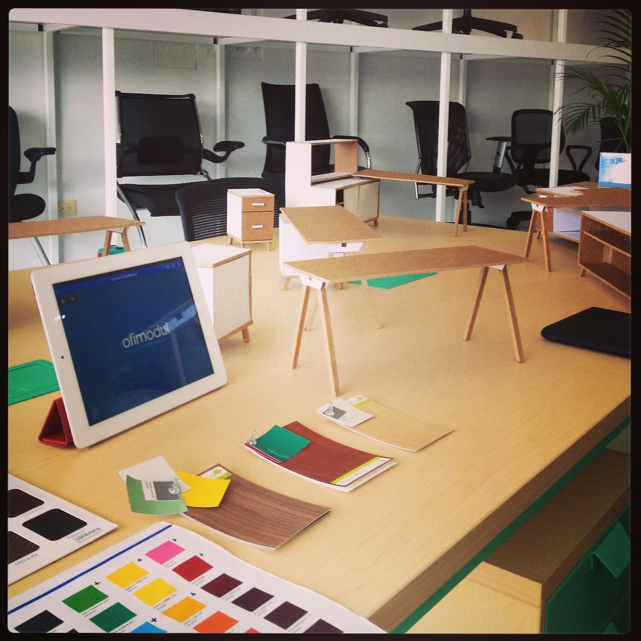 New Ofimodul collection in progress
 It’s yet to be named.. but it’s coming very soon!

www.ofimodul.com.mx