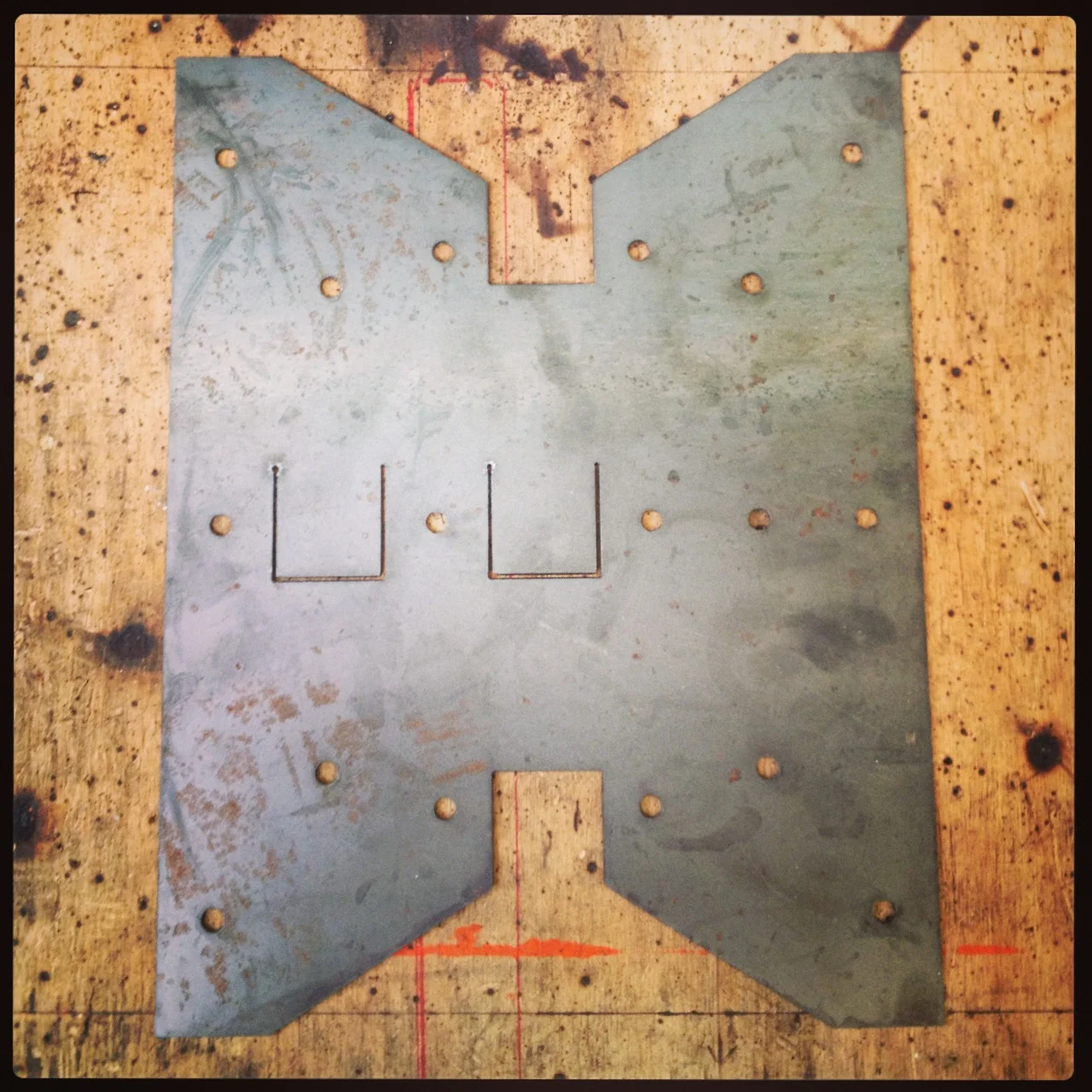 Our work with Ofimodul doesn’t stop
Although Línea01 is well on its way, our collaboration with Ofimodul is far from done. We have began the design development stage for our second collection of office furniture but can’t share more with you right n…