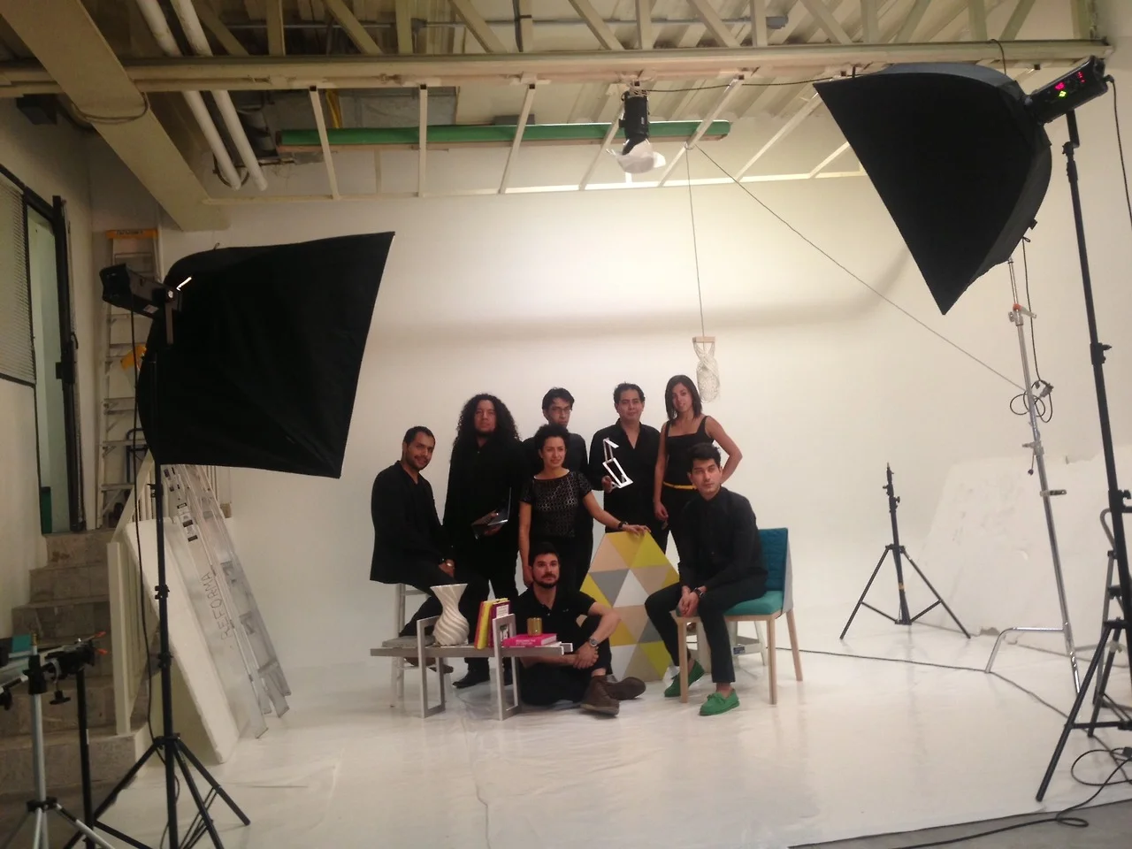 Photoshoot for Reforma Newspaper
Reforma is an important newspaper in Mexico City who invited several designers and studios we consider good friends to a fun photoshoot about young designers. It was great to hang out and share the stage with Joel Es…