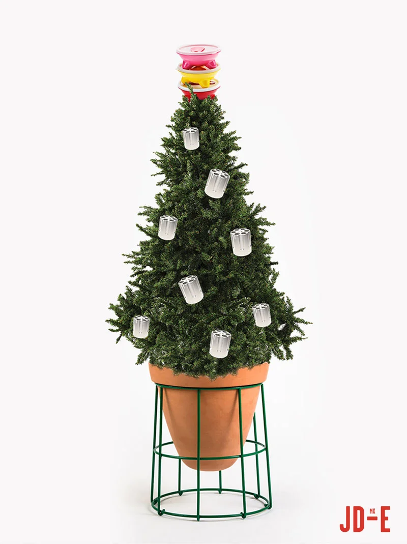 Happy Holidays from JD-E
Dear friends, lovers, colleagues and family, we wish you a very happy Christmas and the best New Year!
Thanks for all your support in this first year of the studio, we wish to keep growing with you. May all your dreams and d…