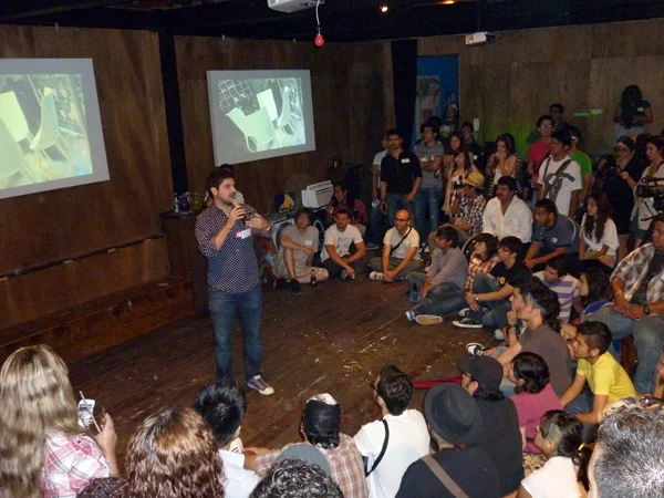 Toc Toc’s Open Mic Night 
Last night I gave a brief lecture about my blog Designaholic at the Noches de Toc Toc’s Open Mic. It felt great to share with others a retrospective of my project and the passion for design that fuels it. Thanks…