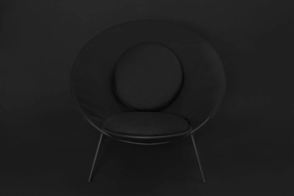 Black on Black Círculos Chair