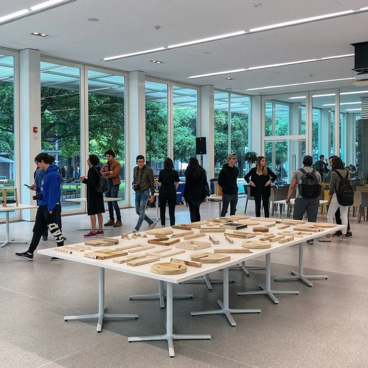 Un Banquito Más exhibition at Tec de Monterrey