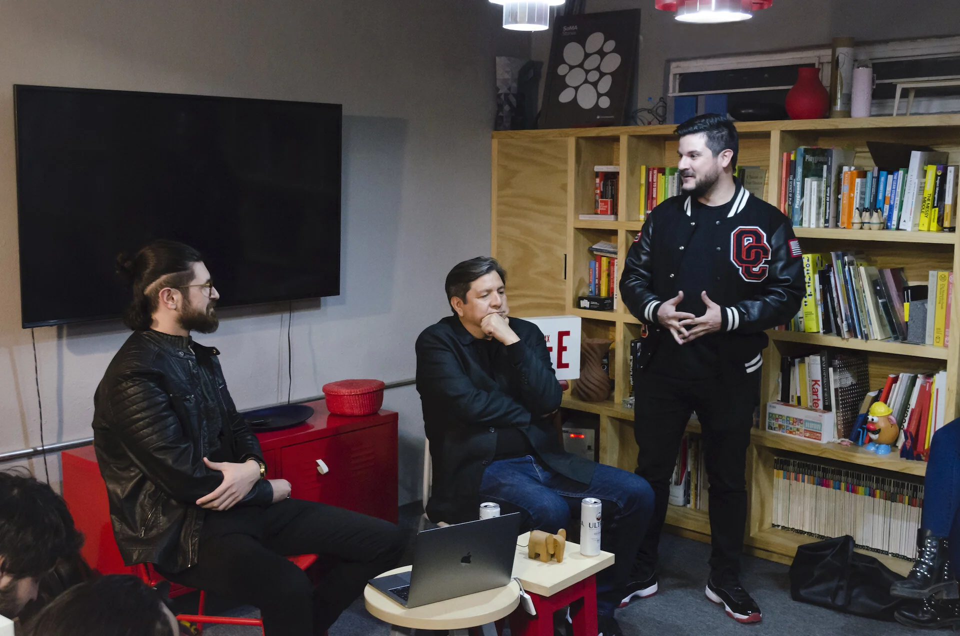 Studio Nights feat. Patrimonio Moderno