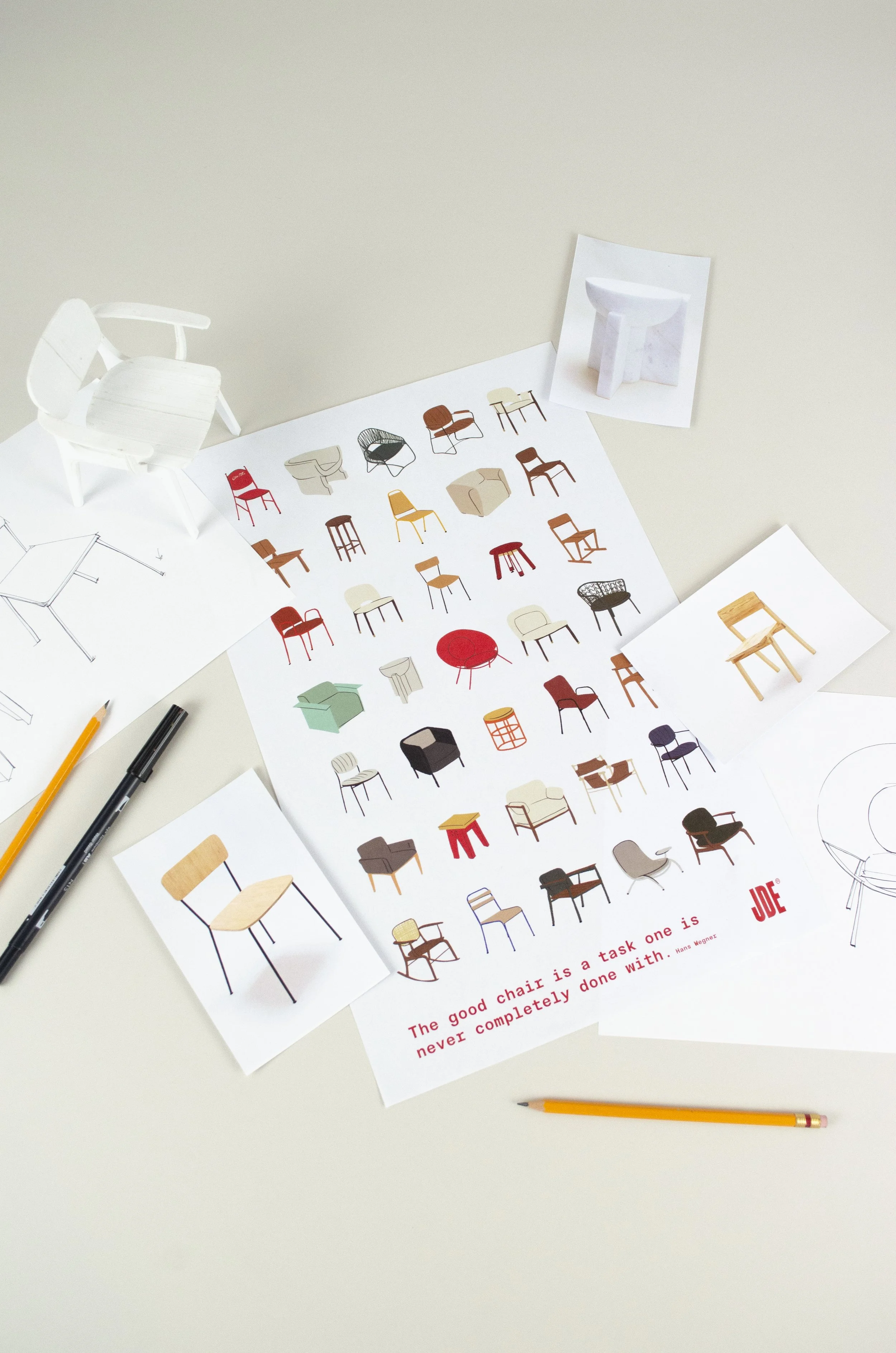 ¡Te regalamos un poster con las Sillas que hemos diseñado!