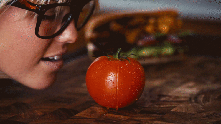 Juicy gossip produces juicy tomatoes. Everyone knows that.
