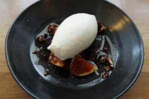 Figs, caramelised pecans, milk and ginger sorbet.jpg