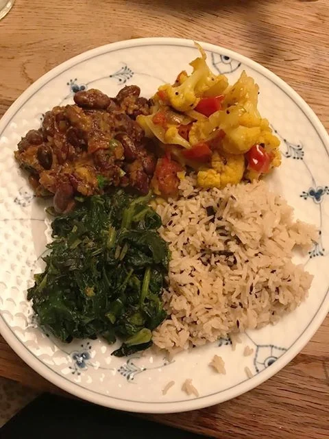 nepalesisk spinatret kaldet saag.jpg