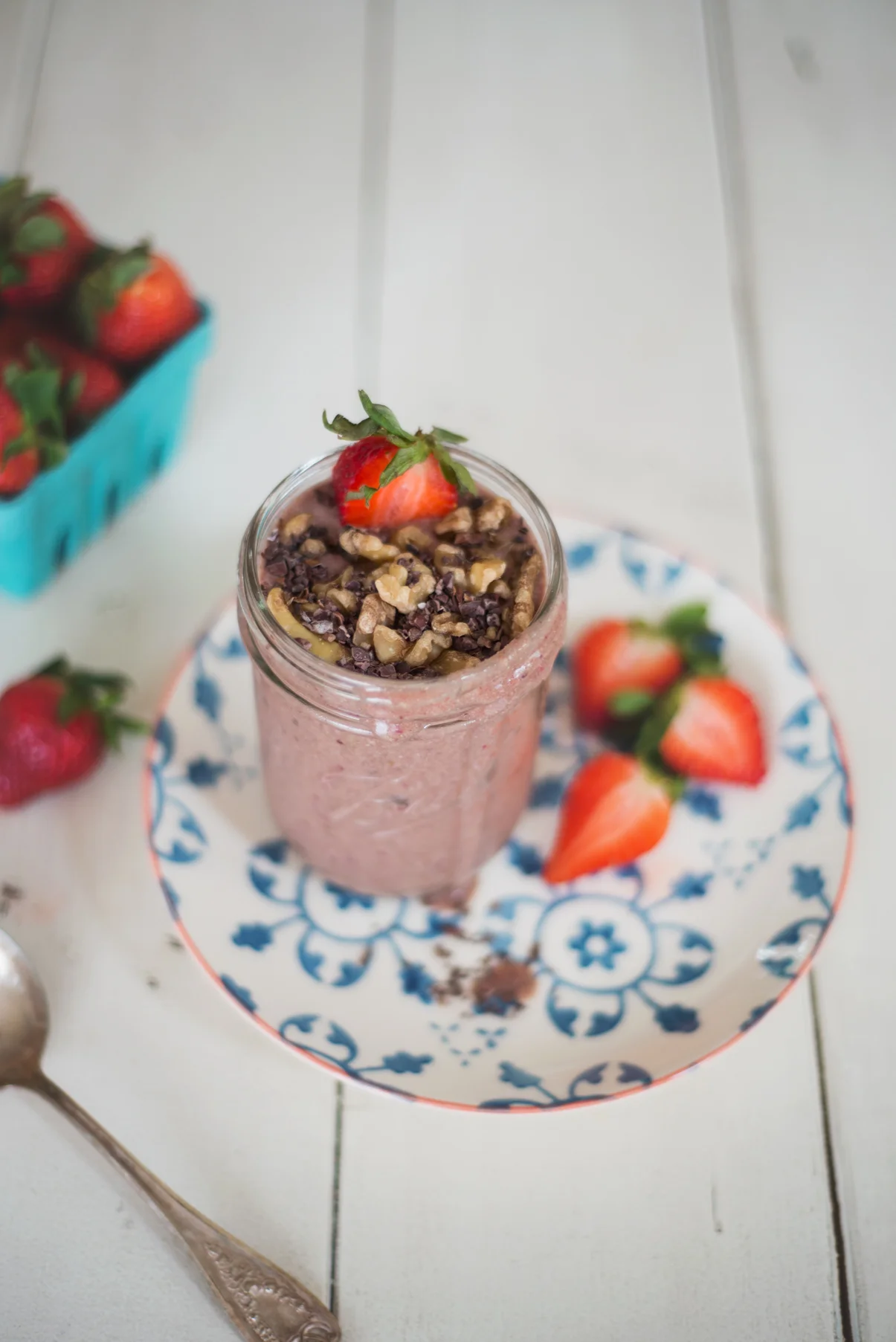 Chocolate Strawberry Smoothie | Paleo + Gluten Free + Vegan