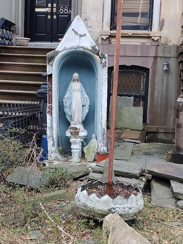 CarrollGardens-Shrines32.jpg