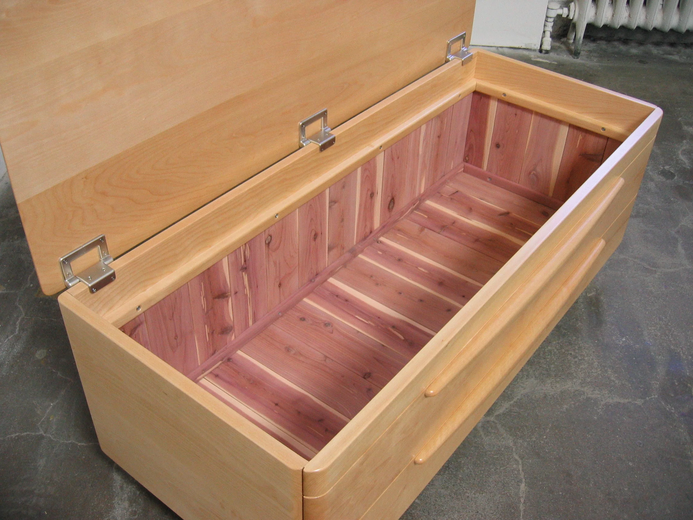 HW Cedar Chest Cedar Lining.JPG