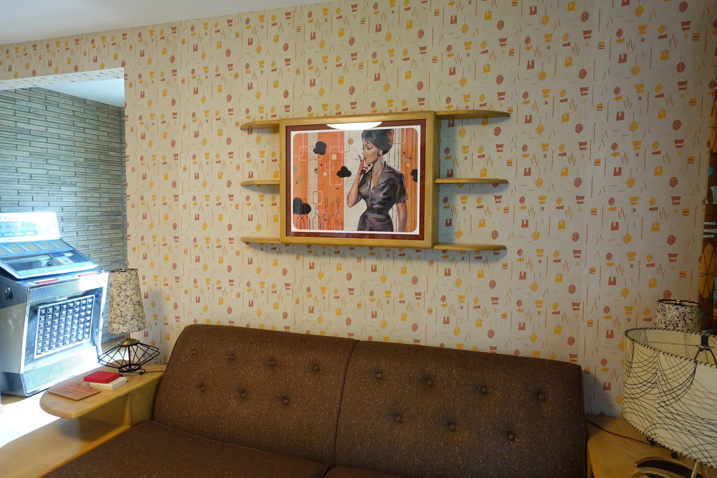 004 Wider View Picture Shelf.JPG