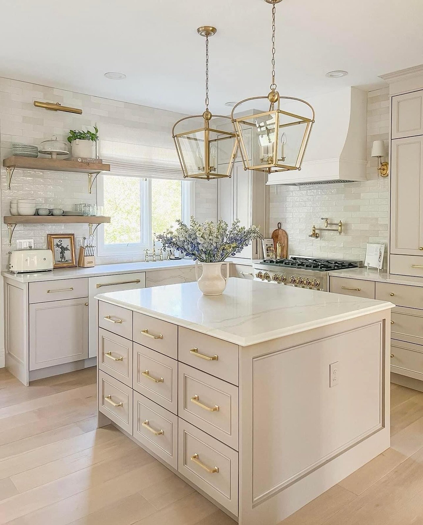 Awww, so dreamy.  Love the classic layout in this relatively small space. 

Eyes on the finishes in 2024.  Love the departure from stark white millwork to a warm soothing creamy palette. 

Did you notice the mixed metals?  Often clients aren&rsquo;t 