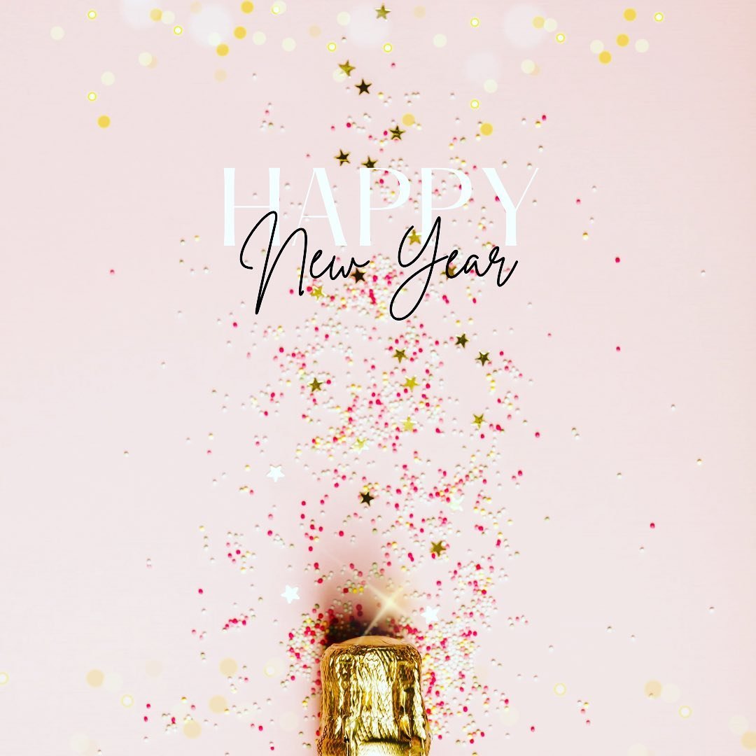 Cheers to 2023!  We are excited to make all your HOME DREAMS come true in the new year. 💫🏡 We offer a full service experience starting with the design and then executing the design with our expert team.  How can we serve you in the new year?