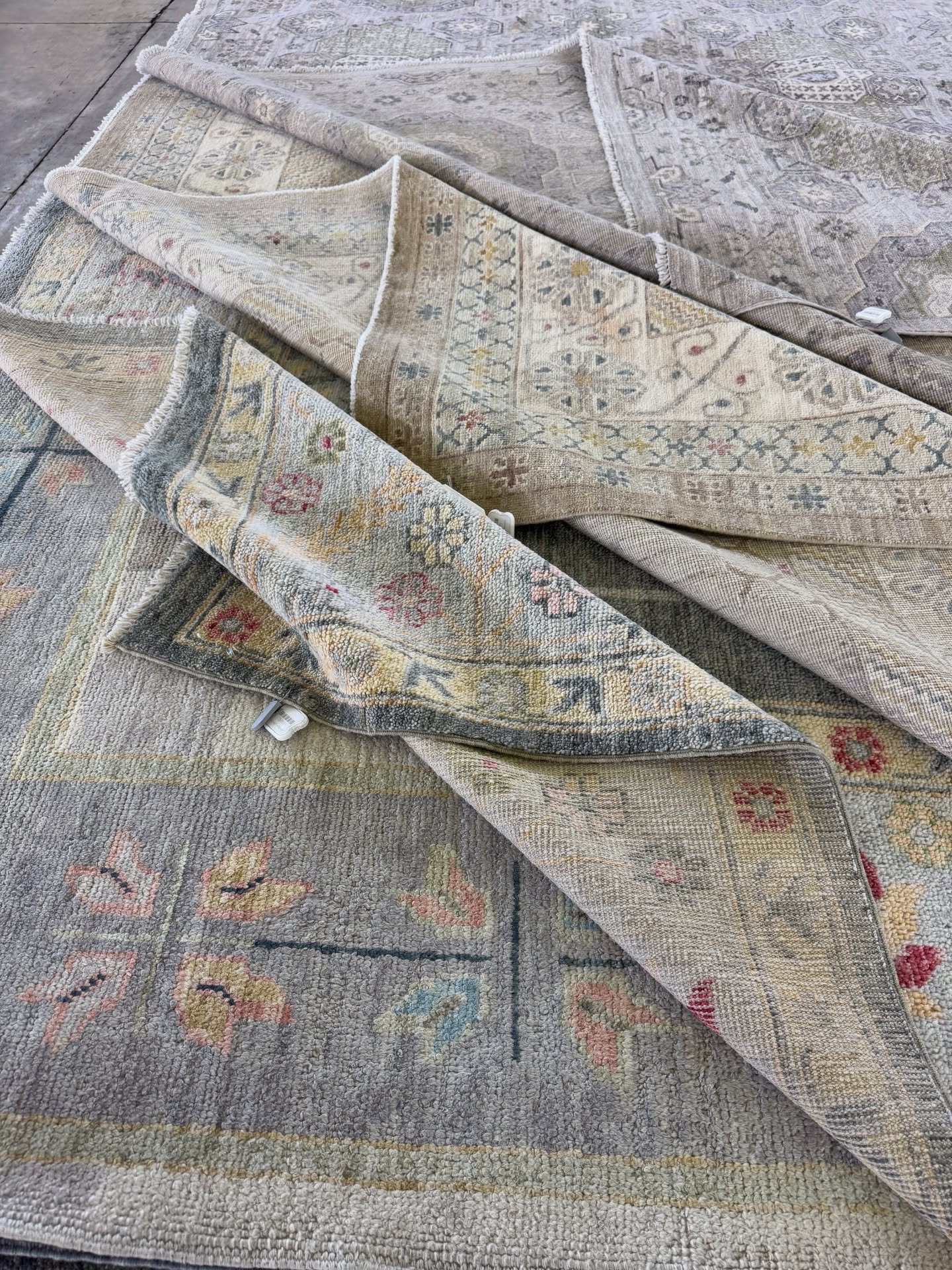 Dallas Market didn&rsquo;t disappoint. Found an amazing selection of Oushak rugs with the most beautiful color palettes. Which one is your favorite?
#oushakrugs #dallasmarket #southlaketx #adessedesigns