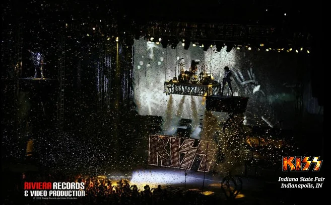 Kiss-03 copy.jpg
