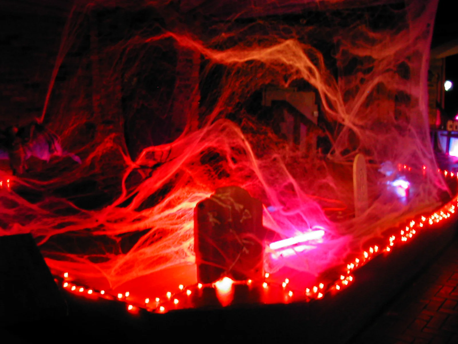 UB Haunted House Oct 2005-004.JPG