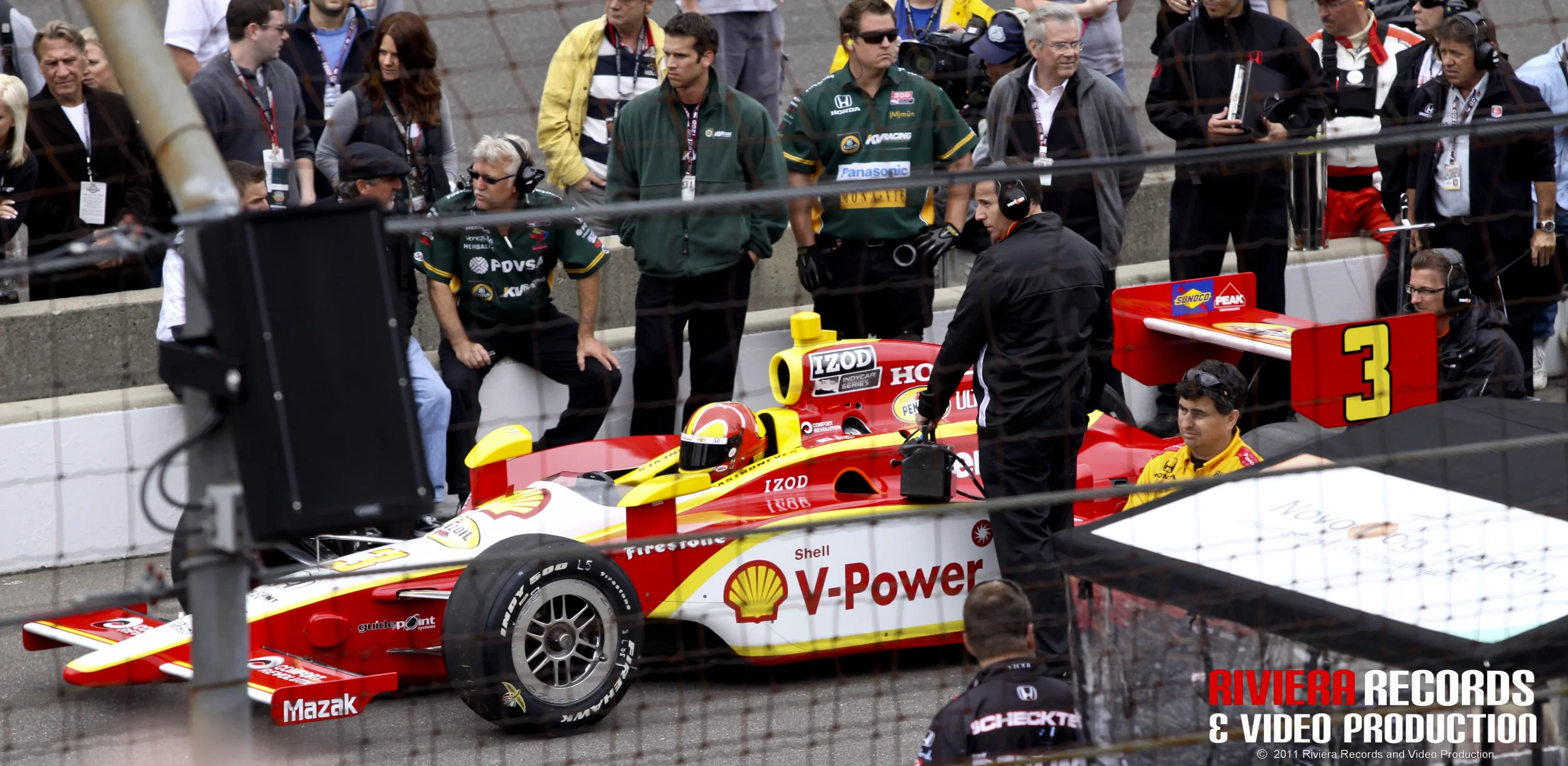 Helio Castroneves - Pit Challenge.jpg