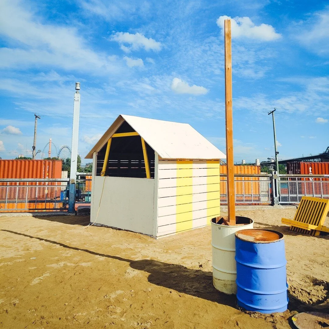 🔹FIN DE LA SAISON🔹 Nous y sommes, c'est d&eacute;j&agrave; le d&eacute;montage de ce bel endroit... 👉 Le Pied du Courant c'est plus qu'un lieu pour faire la f&ecirc;te, c'est un lieu cr&eacute;&eacute; par @pepiniere.co qui se veut accessible &agr