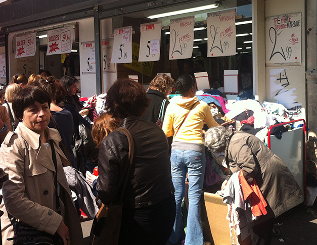 Second-hand shopping in Montmarte