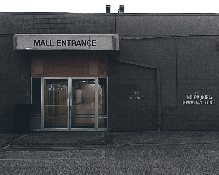 Fort Richmond Plaza right before demolition (©Deborah Clague)