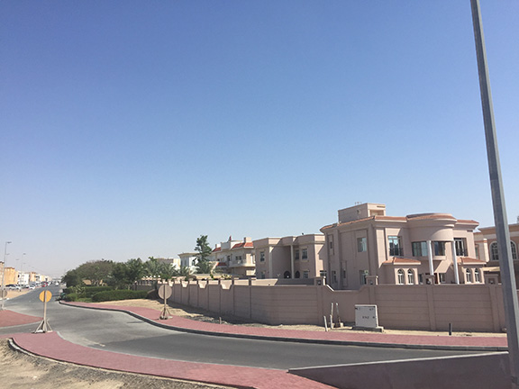 An average Dubai neighbourhood (©Deborah Clague, 2016).