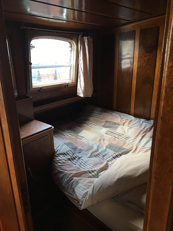 My bedroom in the Bateau de Johanna de Paris (©Deborah Clague, 2019).