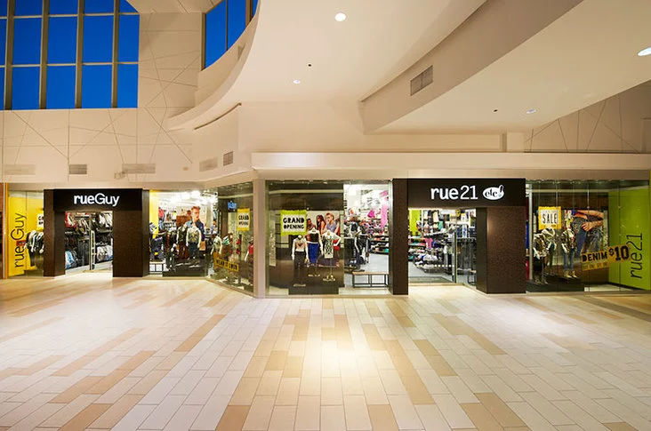 Rue21 Etc store front. (Image property of design:retail)