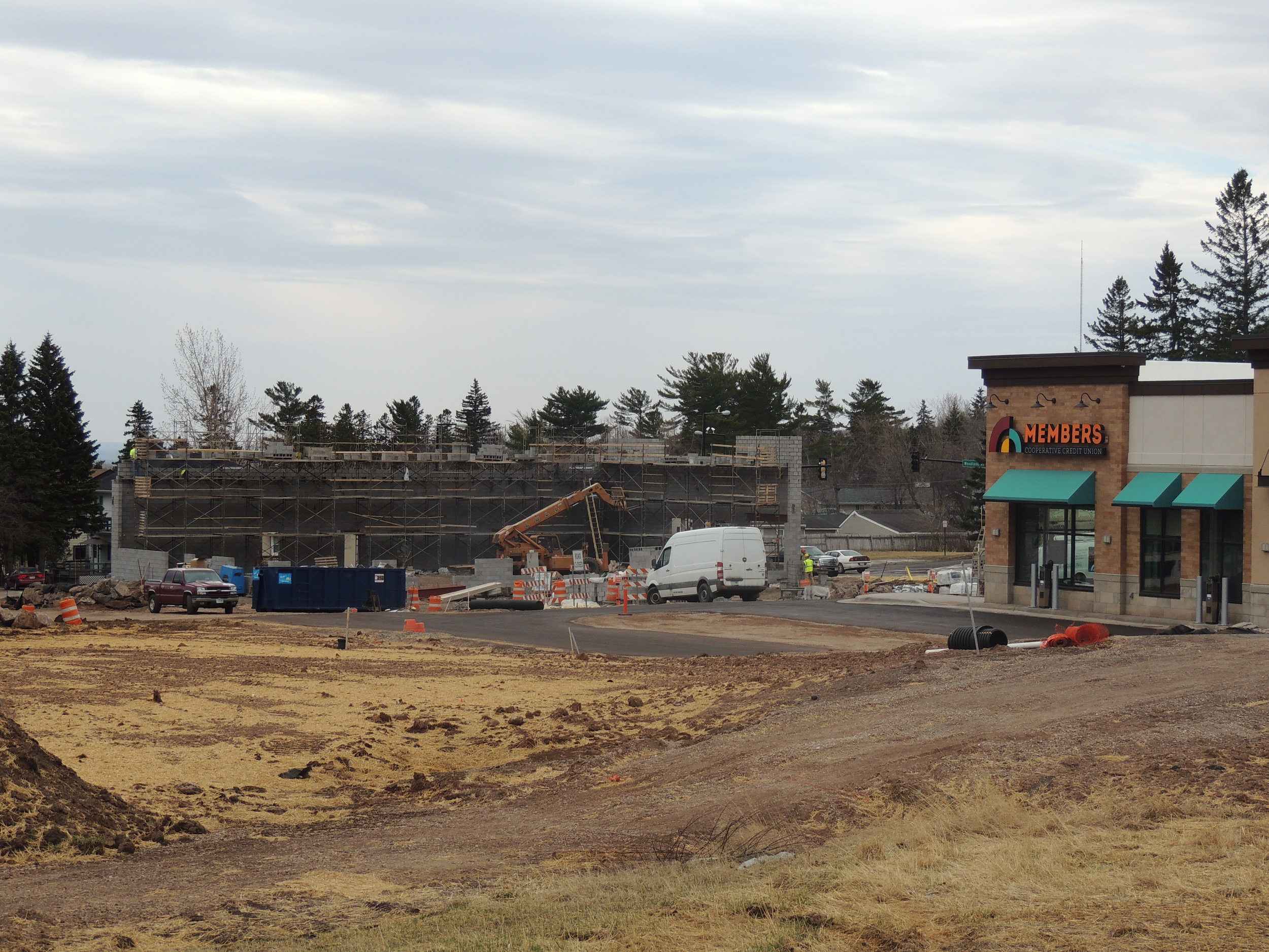 Work continues at the Shops at BlueStone. The building under construction will include a Pizza Hut | Wing Street location along with additional tenant.