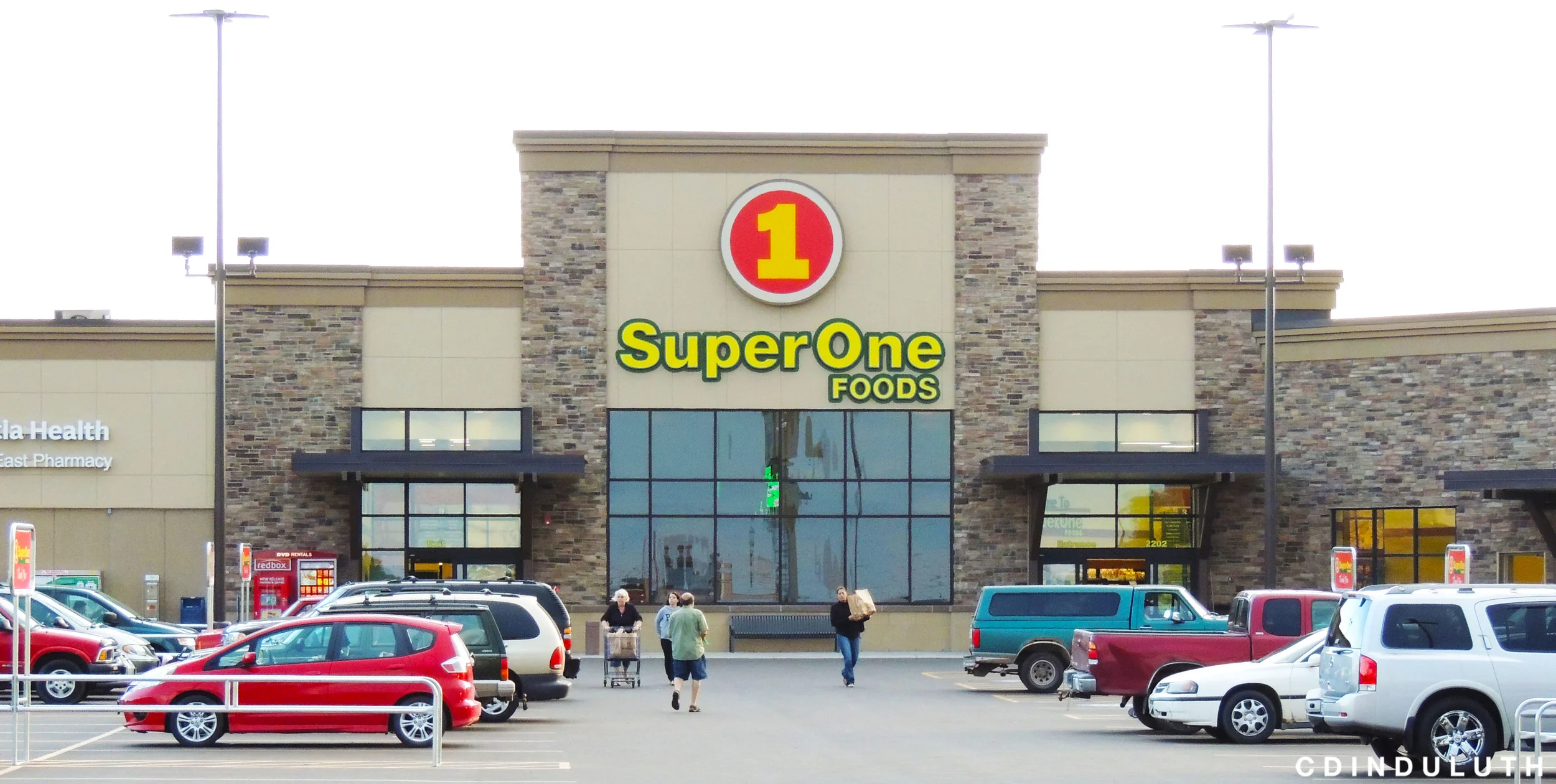 Above: Super One's newest store in Superior, WI