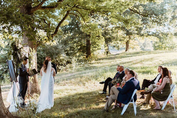 The sweetest ceremony at the spot they got engaged ☀️This intimate forest preserve wedding was such a treat to be a part of!
