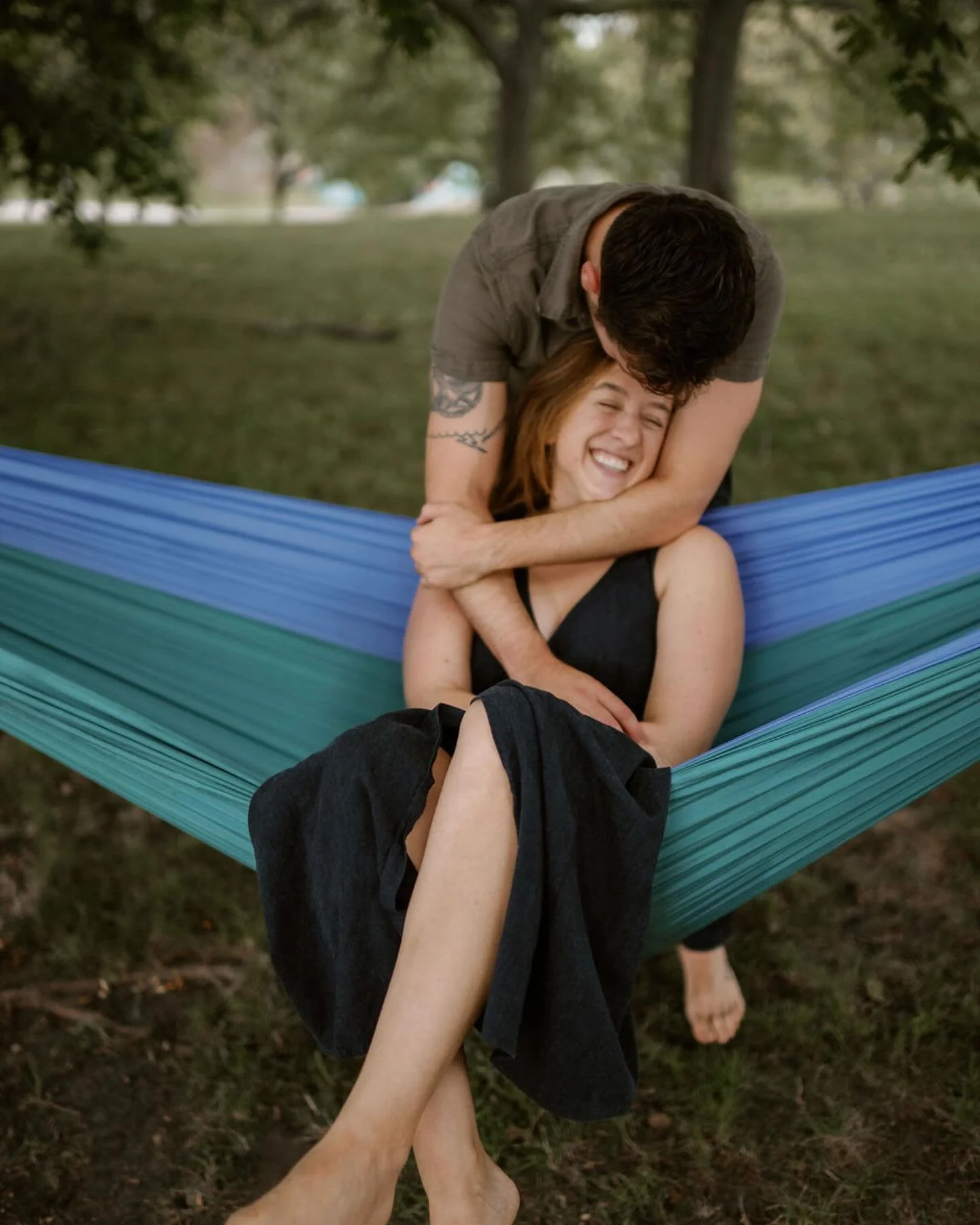Laughing was easy for these two, the hammock was however slightly difficult 😋 Can’t wait to capture these two again this winter!