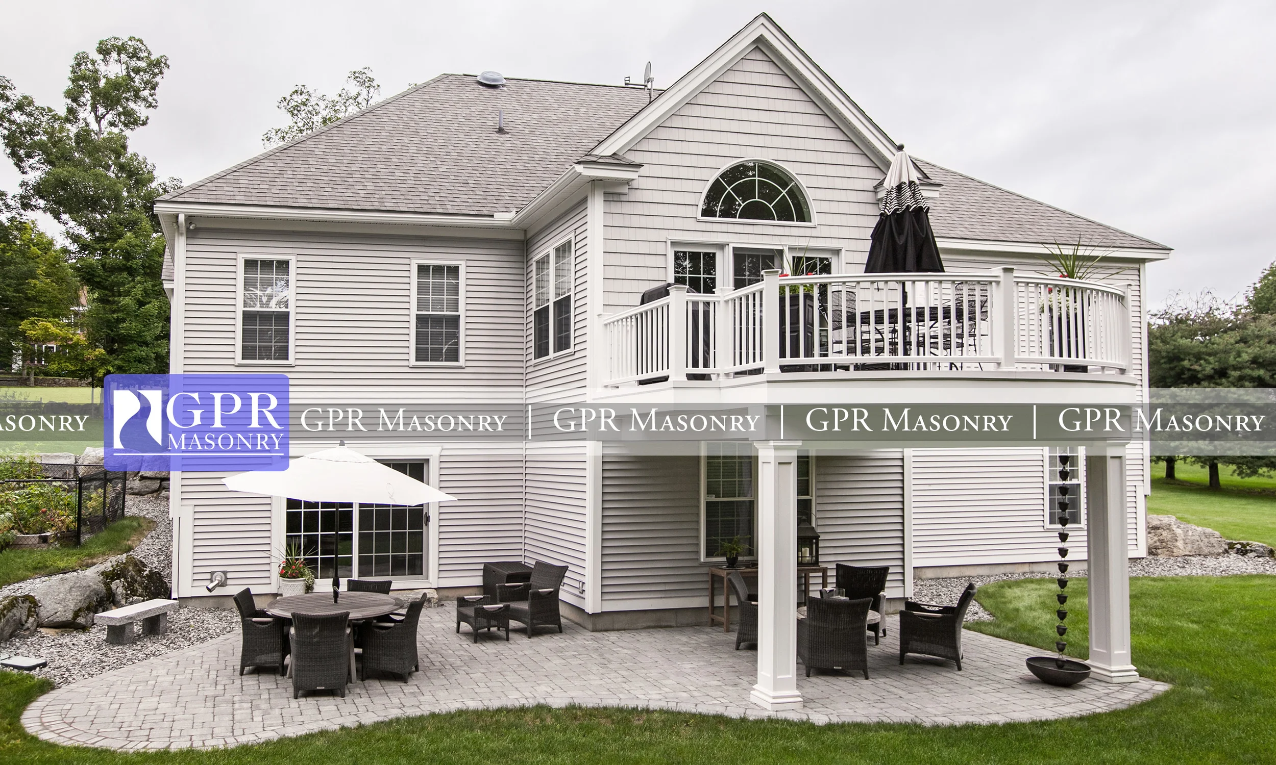 Curved stone patio in Bedford NH