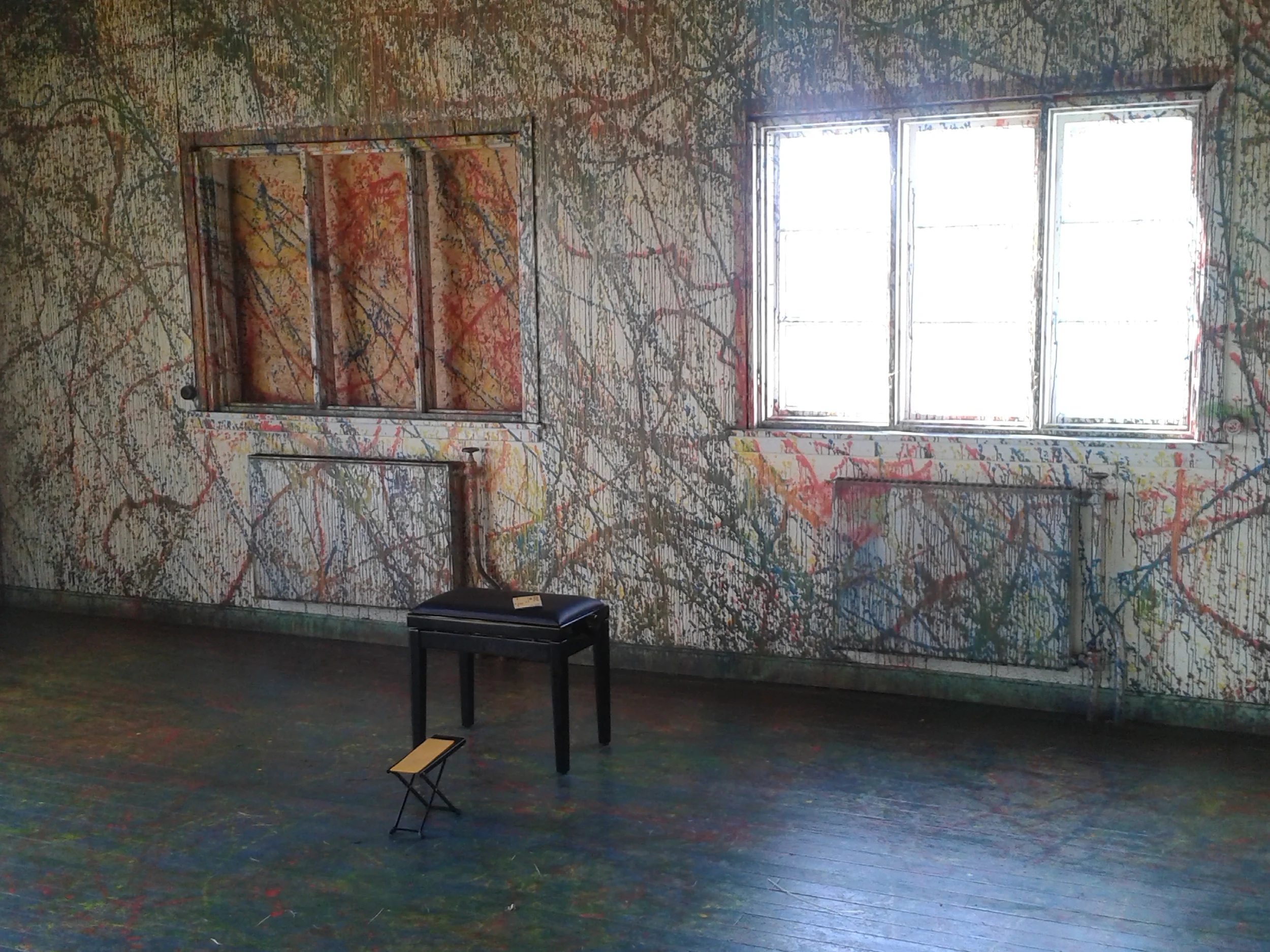  Lasarettet, Nordberg Fort. Art installation/ 3D-painting by Joon Vaagsvold, prior to Ole Martin's concert  Photo: Solveig Julie Mysen 