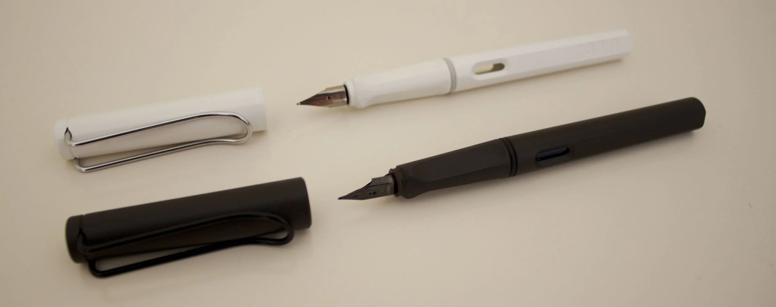 Lamy Safari - White - medium nib, Black - fine nib