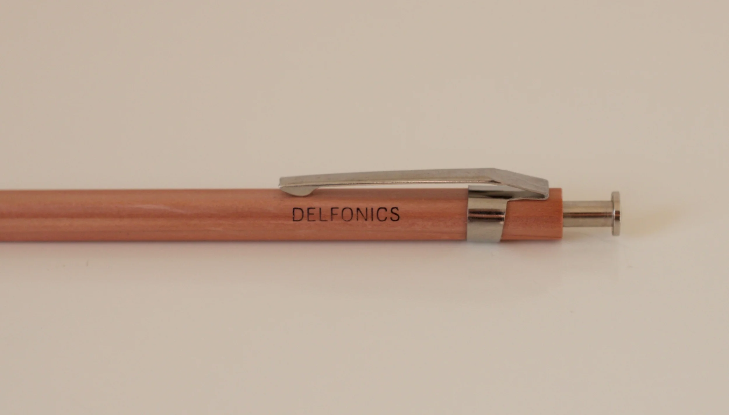 The nice Delfonics pen knock