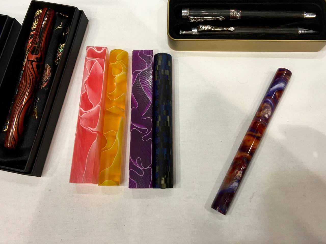 Twiss Pens table and some of the acrylic rods - gorgeous! 