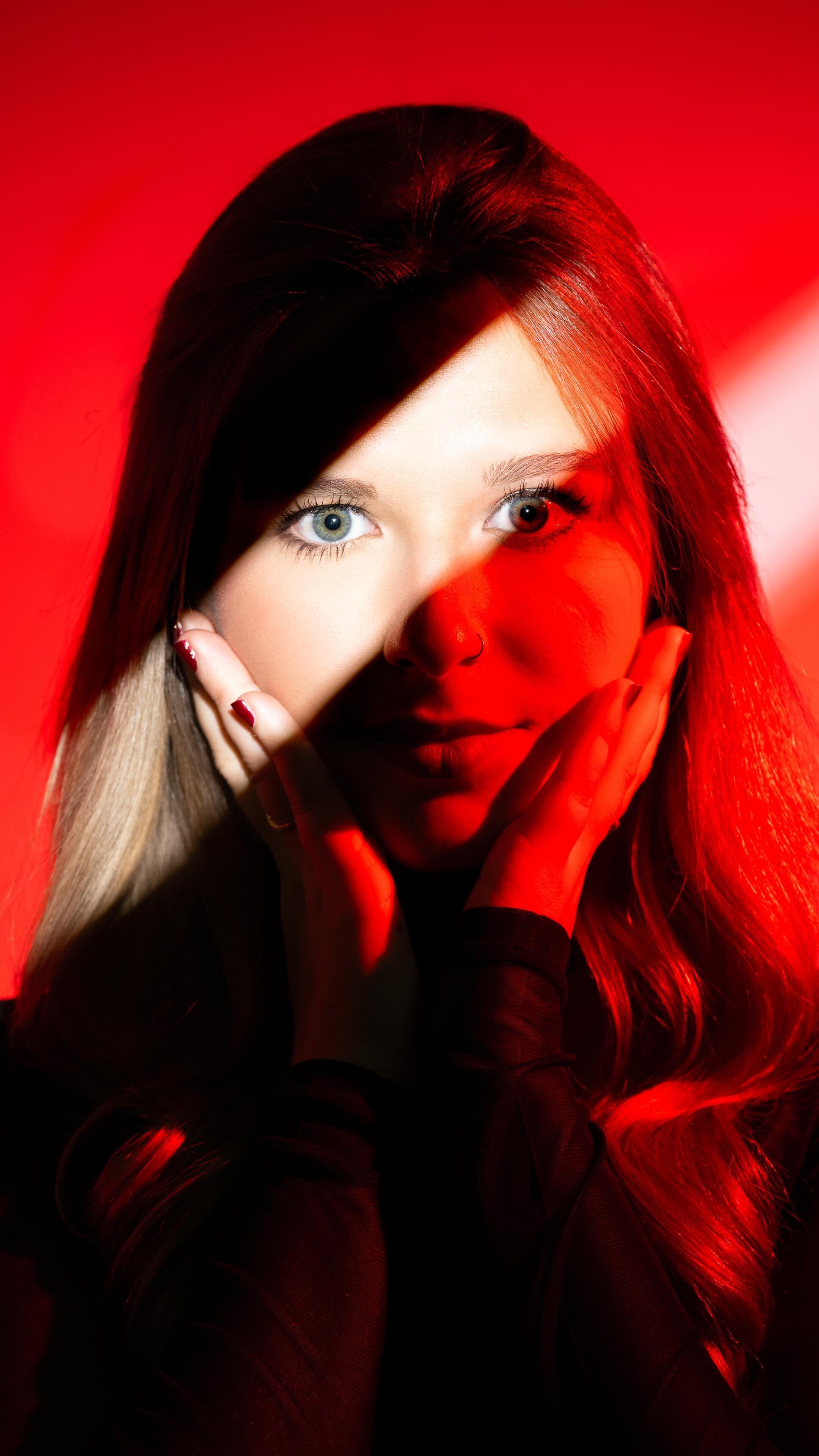 Lights, camera, GObo! 📸✨
Fun shoot playing with light shapes and colors.
Model - @emilyoliveau
..
📸 Camera & Lens 📸
• Nikon Z8 + NIKKOR Z 24-120mm
💡Lighting
• Godox AD400Pro with Godox Projection Kit
• Godox AD300pro with