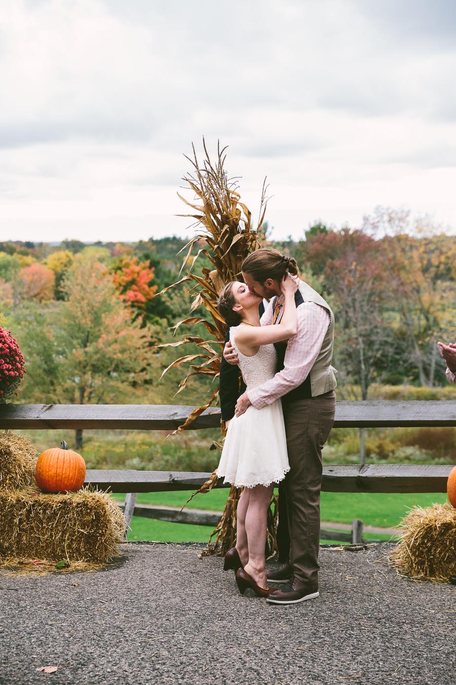 chesterland-ohio-wedding-photography-orchard-hills-paterson-fruit-farm-21.jpg