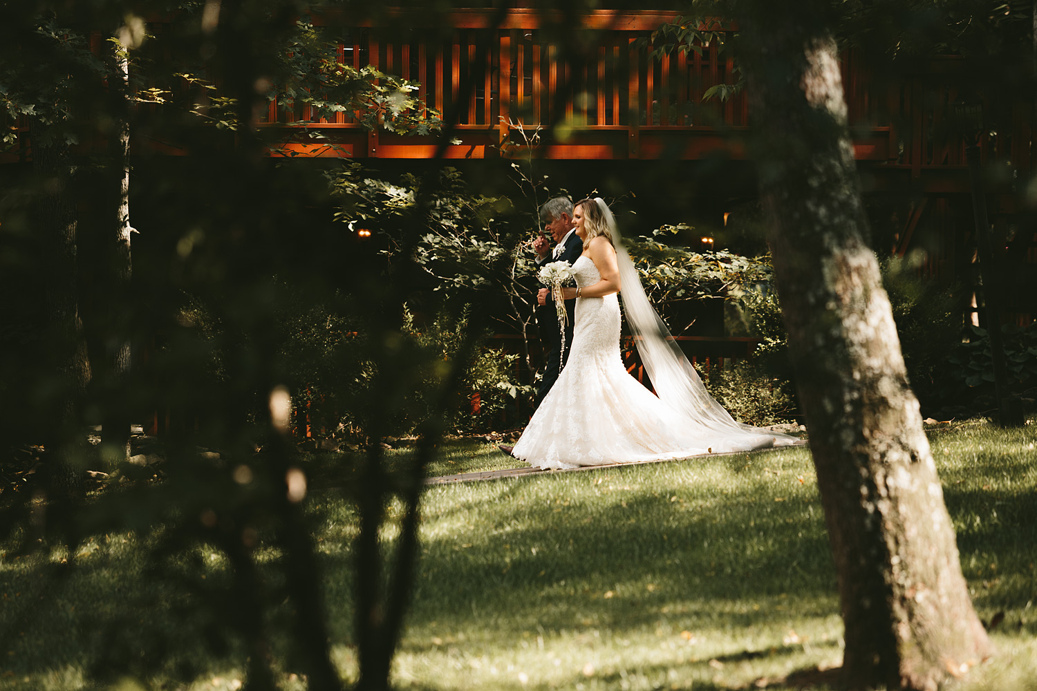 landolls-mohican-castle-wedding-photographer-central-ohio_40.jpg