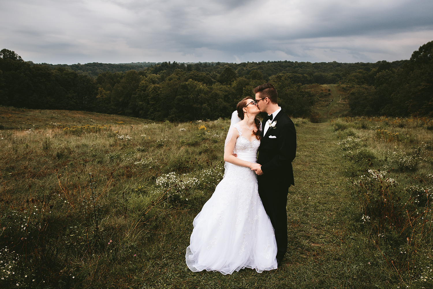 stow-cuyahoga-falls-ohio-wedding-photographer-SYB_66.jpg