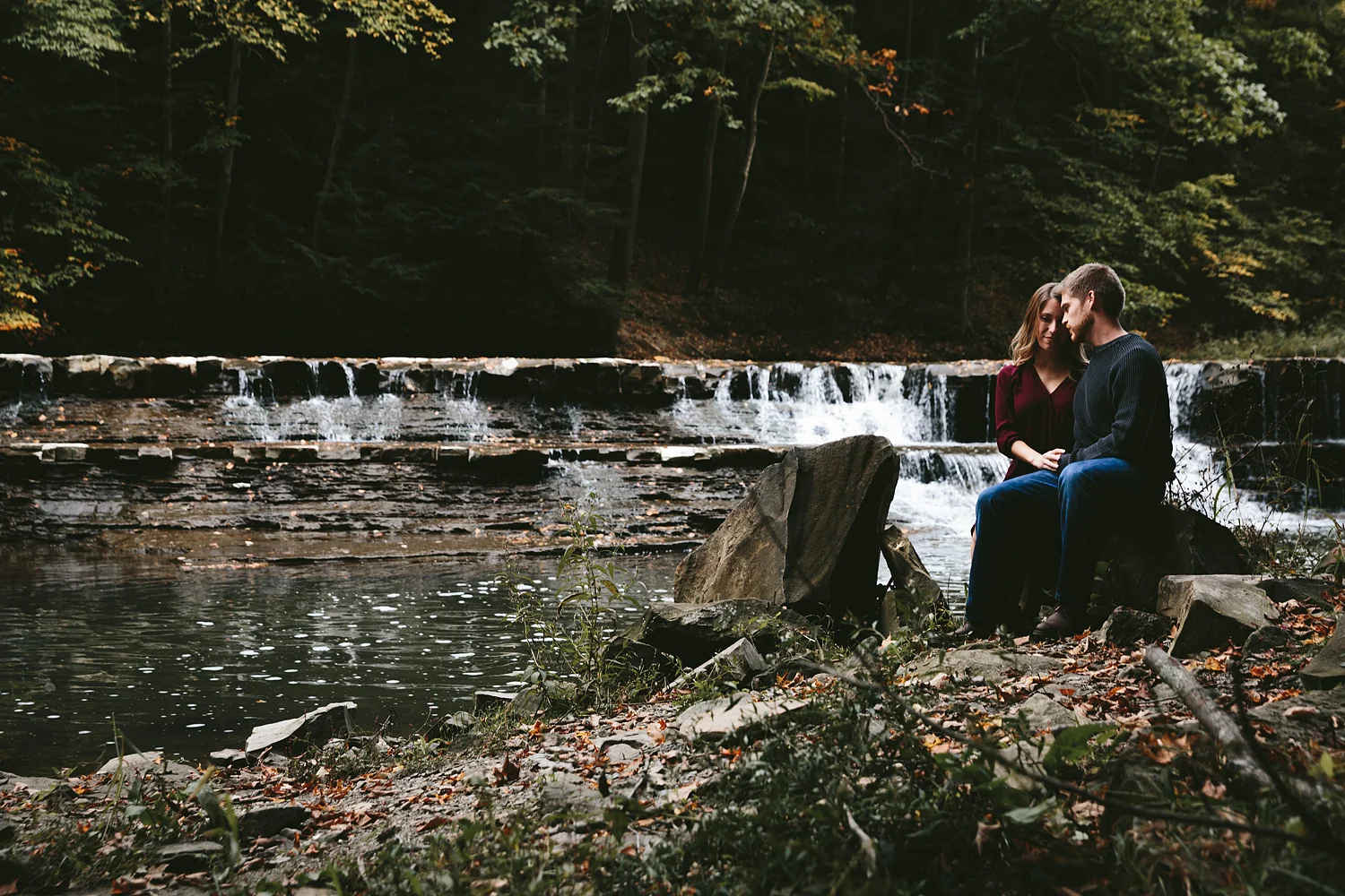solon-ohio-engagement-photographer-chagrin-reservation-metropark-11.jpg